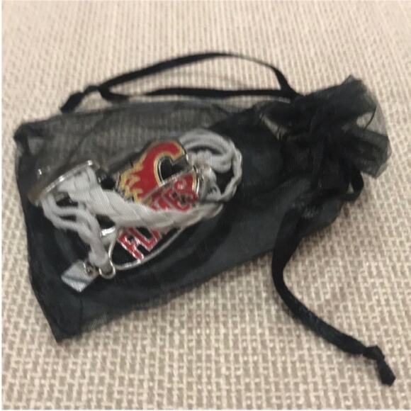 NHL Calgary Flames White Braided Bracelet - Picture 5 of 7